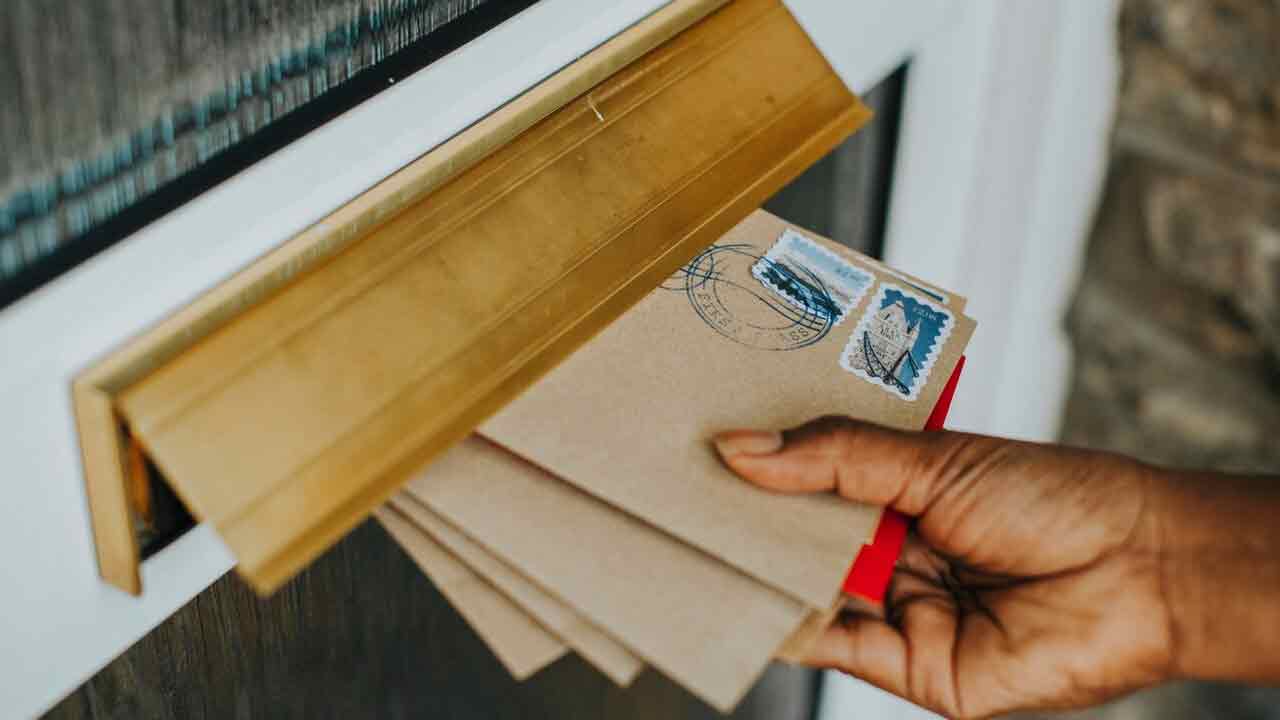 ఉత్తరం జాడ ఎక్కడ.. మధుర జ్ఞాపకాలకు ఆనవాలెక్కడ?